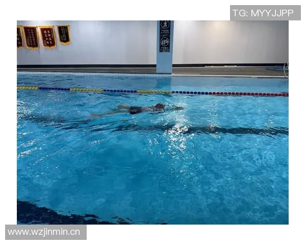 提高自由泳速度与耐力的技巧与训练方法解析 提高自由泳速度与耐力的技巧与训练方法解析